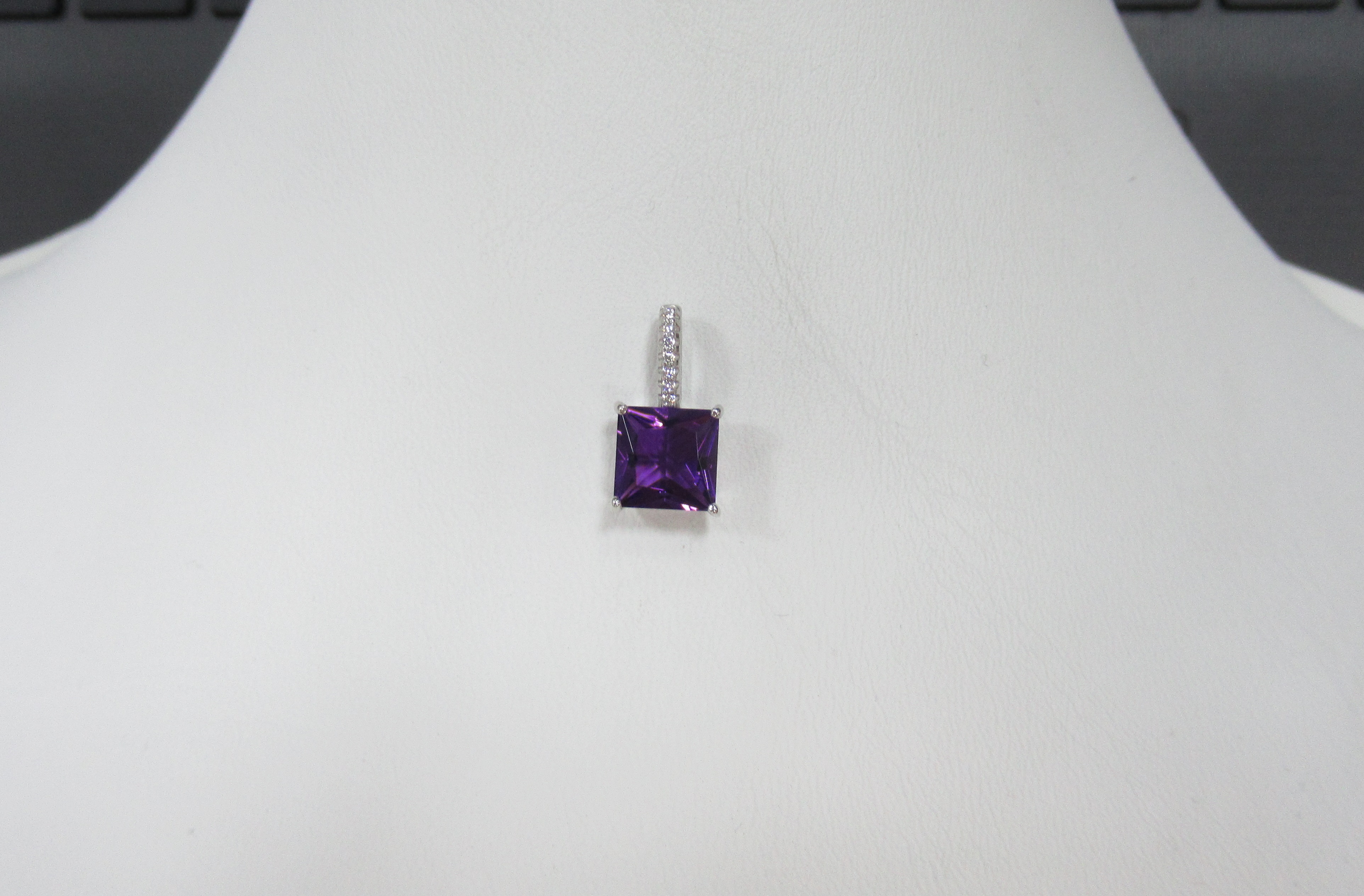 Серебряная подвеска с аметистом